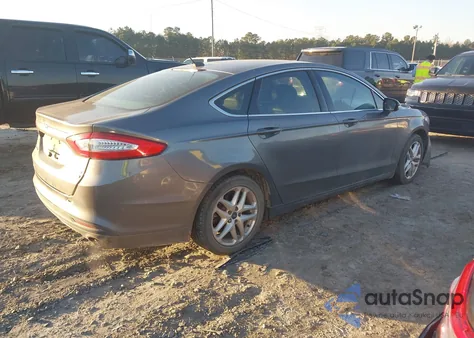 2013 Ford Fusion Se z USA, uszkodzony, nr VIN 3FA6P0HR8DR245150